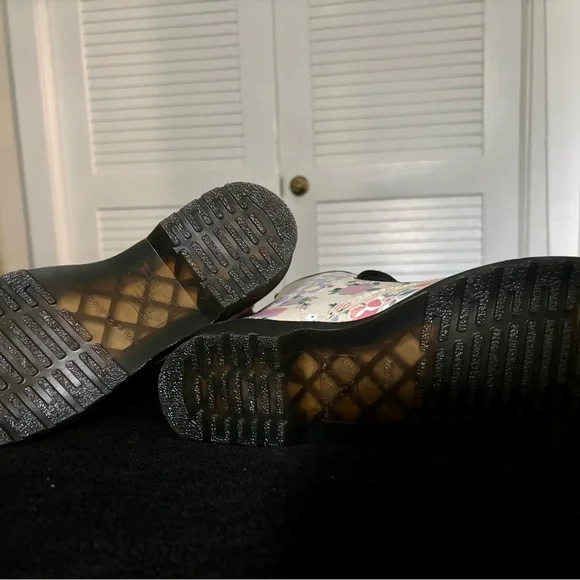 Brand New Dr. Martens 1460 Floral Mash Up Lace up Boots size 7 - Picture 2 of 2